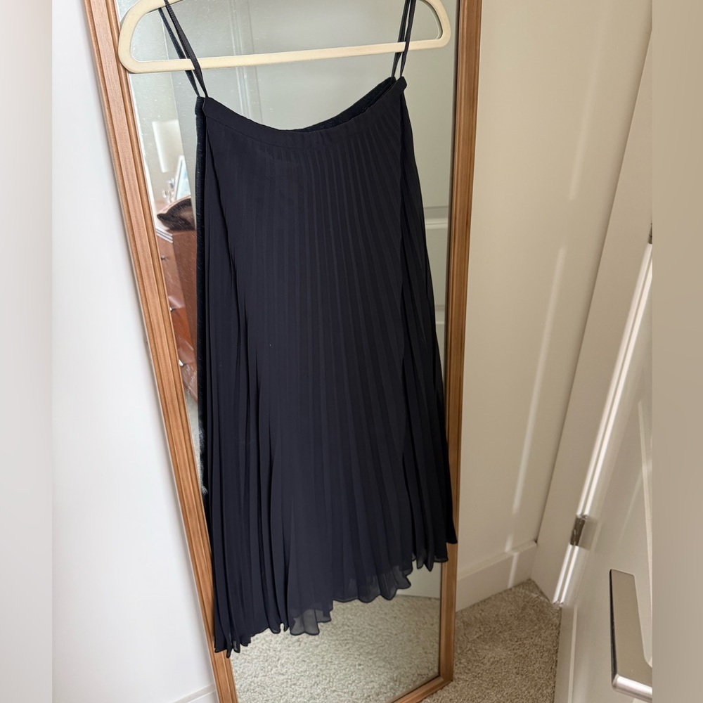 Jones New York Accordion Pleat Skirt in Noir
